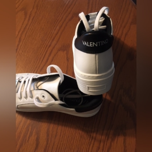 Valentino, 8.5, white & black - Picture 4 of 5